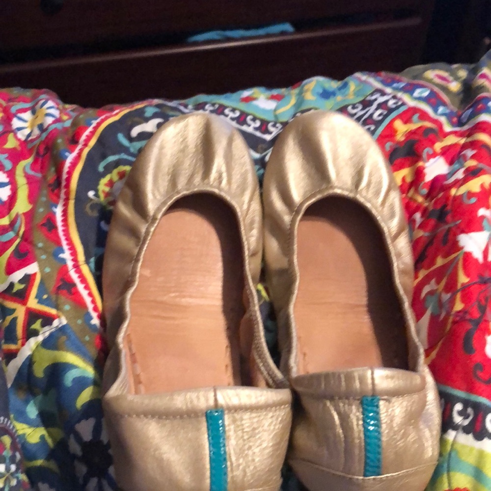 VEUC Limited Edition Champagne Tieks - Size 9